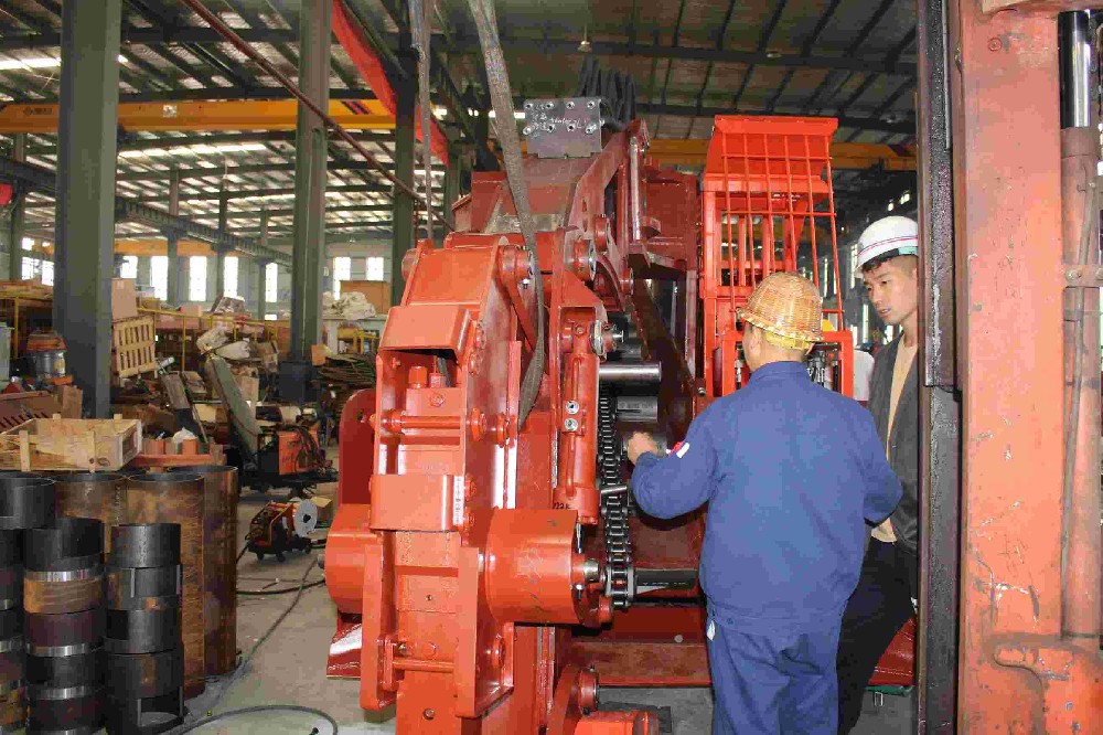 二手礦山扒渣機(jī)市場(chǎng)現(xiàn)狀與未來(lái)趨勢(shì)
