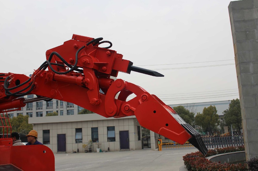 10噸礦車發動機積碳清理，恢復動力性能
