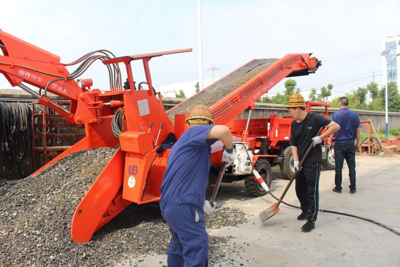 挖斗式扒渣機